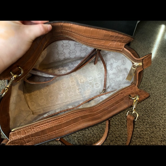 Authentic Michael kors bag - Picture 5 of 7